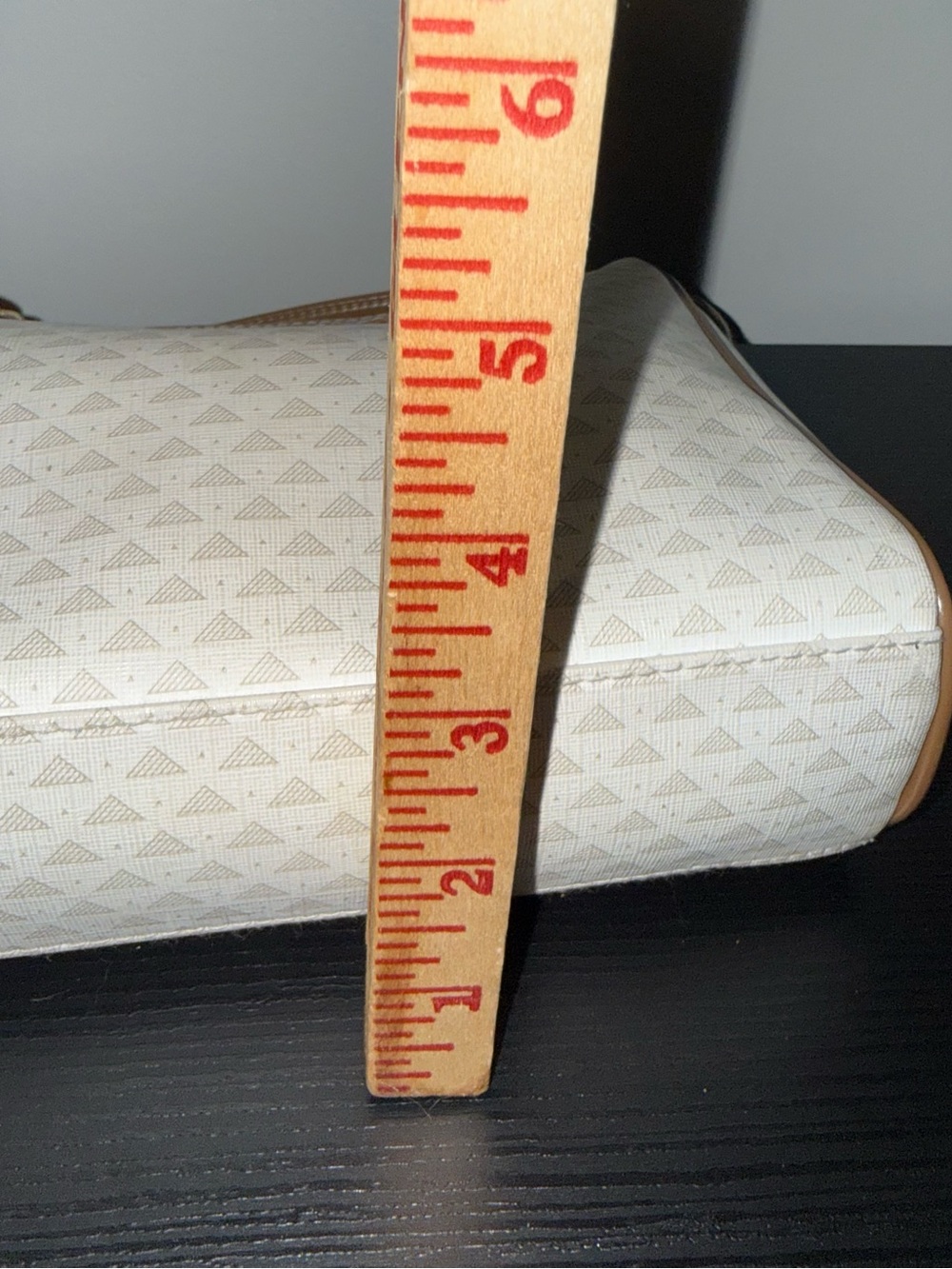 Liz Claiborne Cream and Tan VTG 80’s bag - Picture 4 of 7